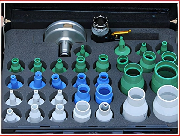 Pipeline cleaning equipment
